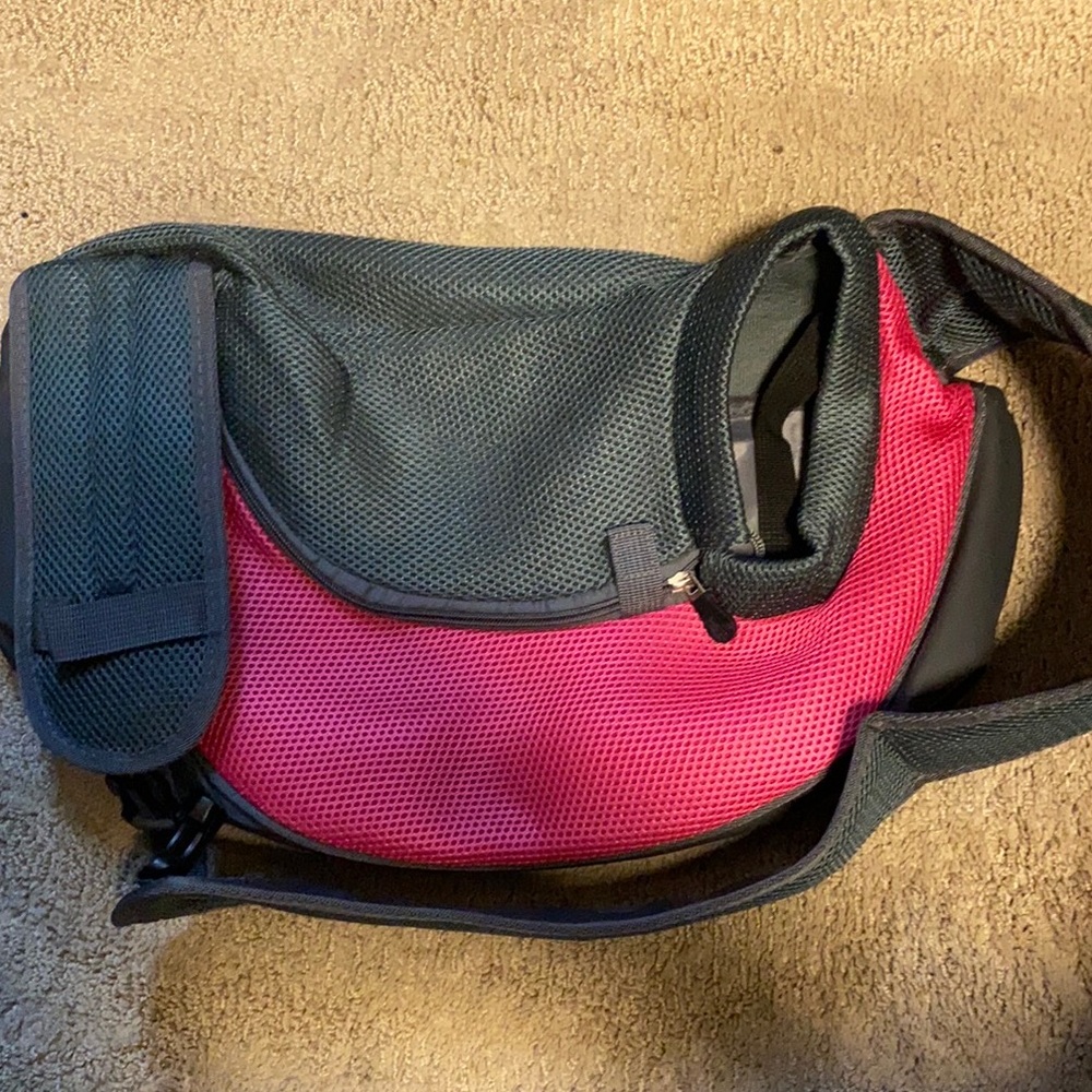 Pet purse, pink. See “large” on chart. For pets